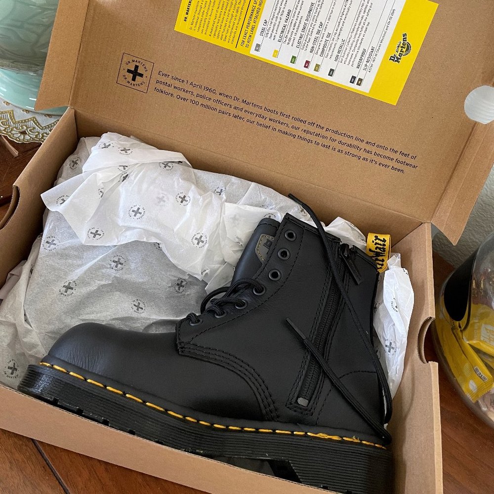 *Brand New* Dr.Martens Maple Zip Steel Toe Boot